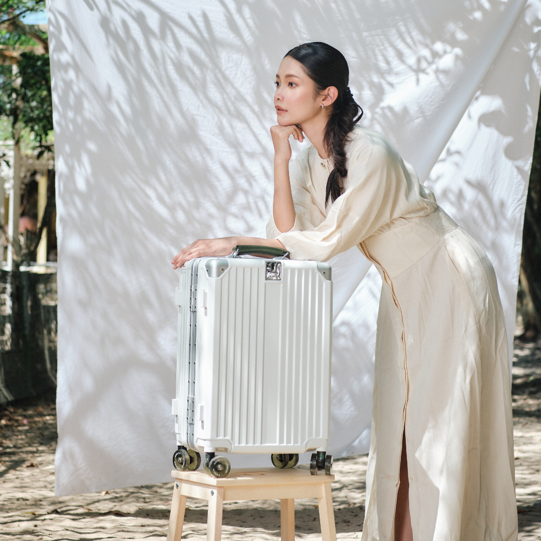 SIGNICIA Identity Capsule Set (Avocado Green) 4x Wheels, 2x Handles and 1x Luggage Tag (Pre-Order: June Delivery)