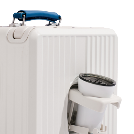 A dedicated slot for your drink,
keeping your hands free in motion.